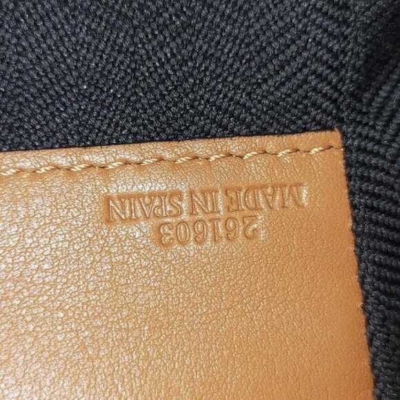 LOEWE Hammock bag in Classic Calfskin Tan - Picture 12 of 16